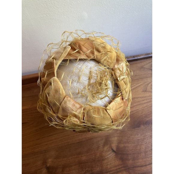 1950s Vintage Golden Yellow Velvet & Satin Pillbox Frame Hat With Geometric Net main image 8
